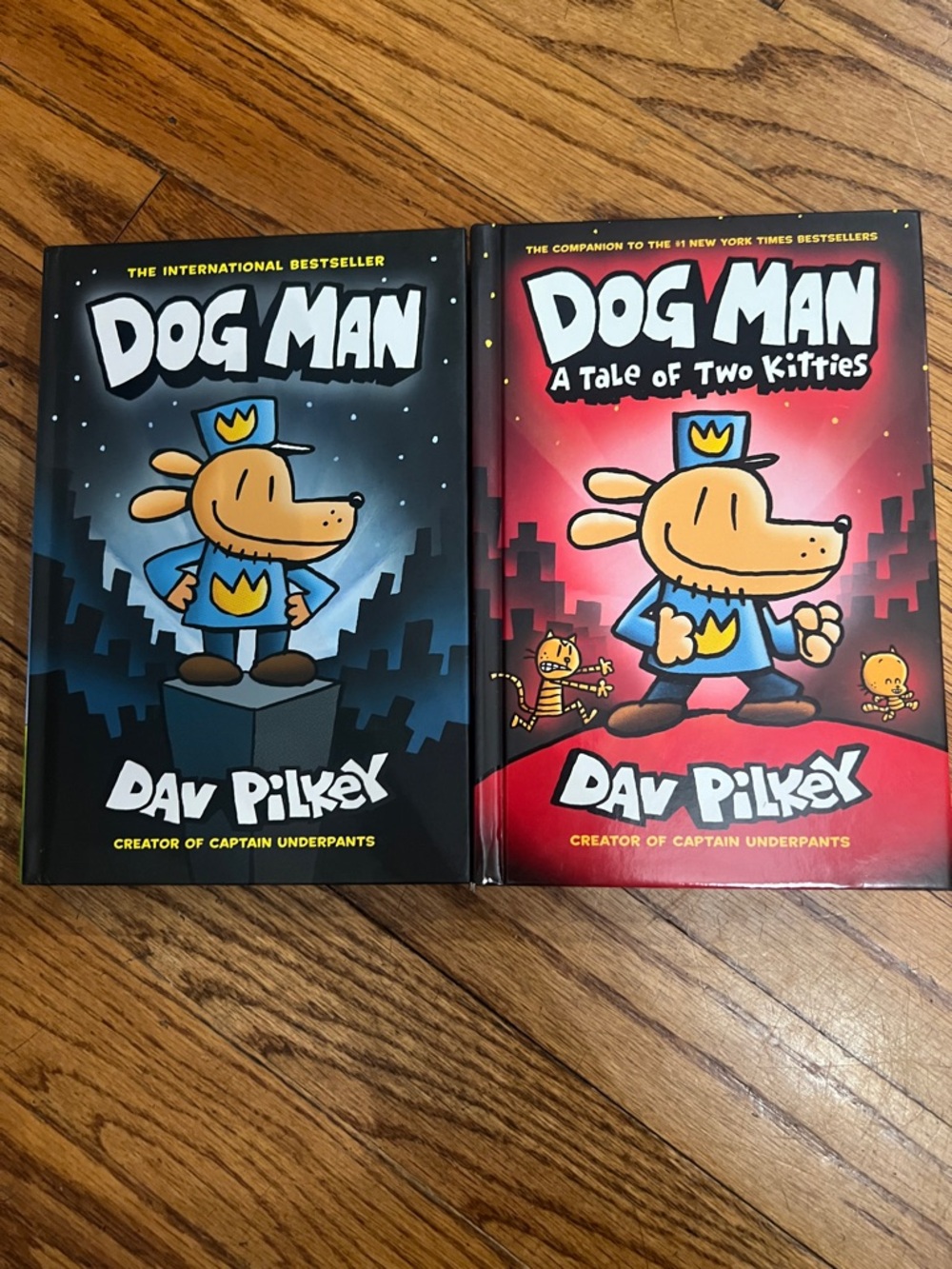 Dog Man Kids Book Set - Blue and Red Covers